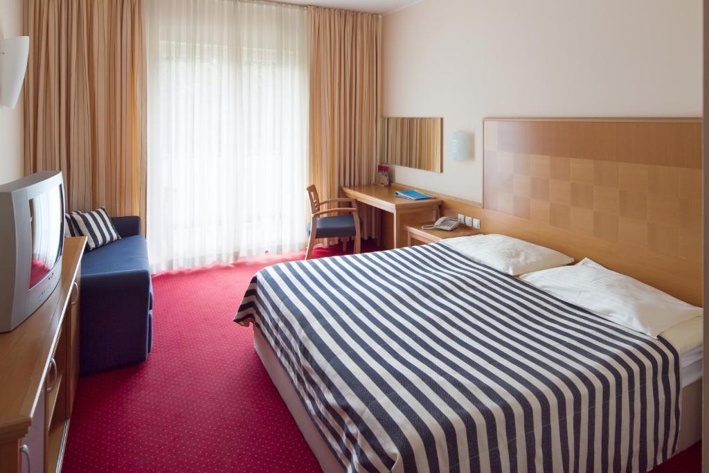 Ramada Hotel & Suites Kranjska Gora Room photo