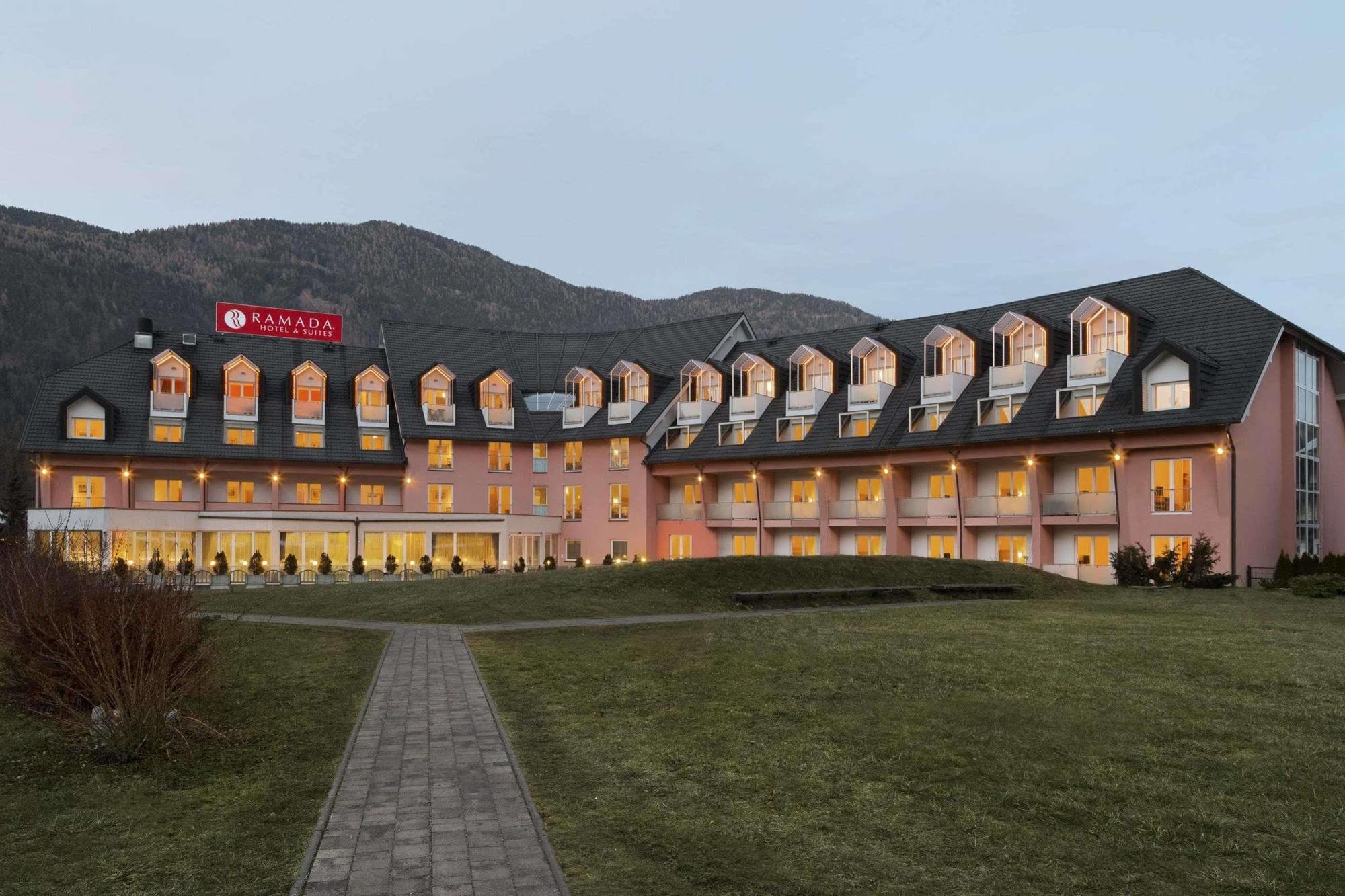 Ramada Hotel & Suites Kranjska Gora Exterior photo