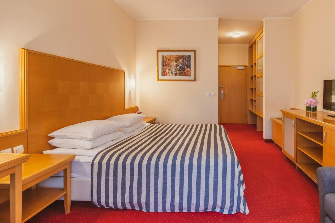 Ramada Hotel & Suites Kranjska Gora Exterior photo