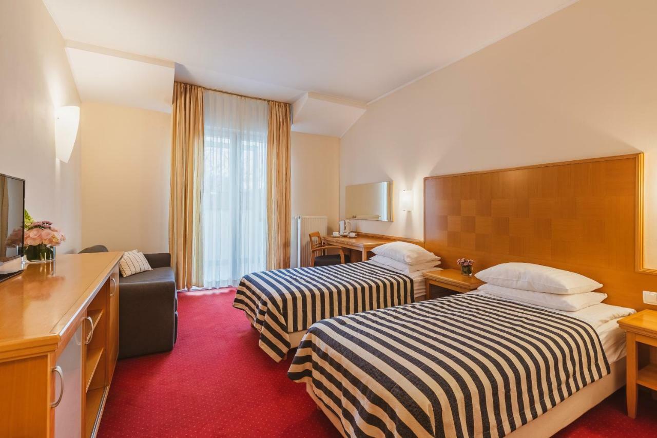 Ramada Hotel & Suites Kranjska Gora Exterior photo